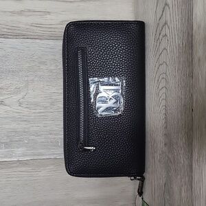 Badgley Mischka Black Vegan‎ Leather Wallet Clutch Full Zip Pebbled Sleek NEW